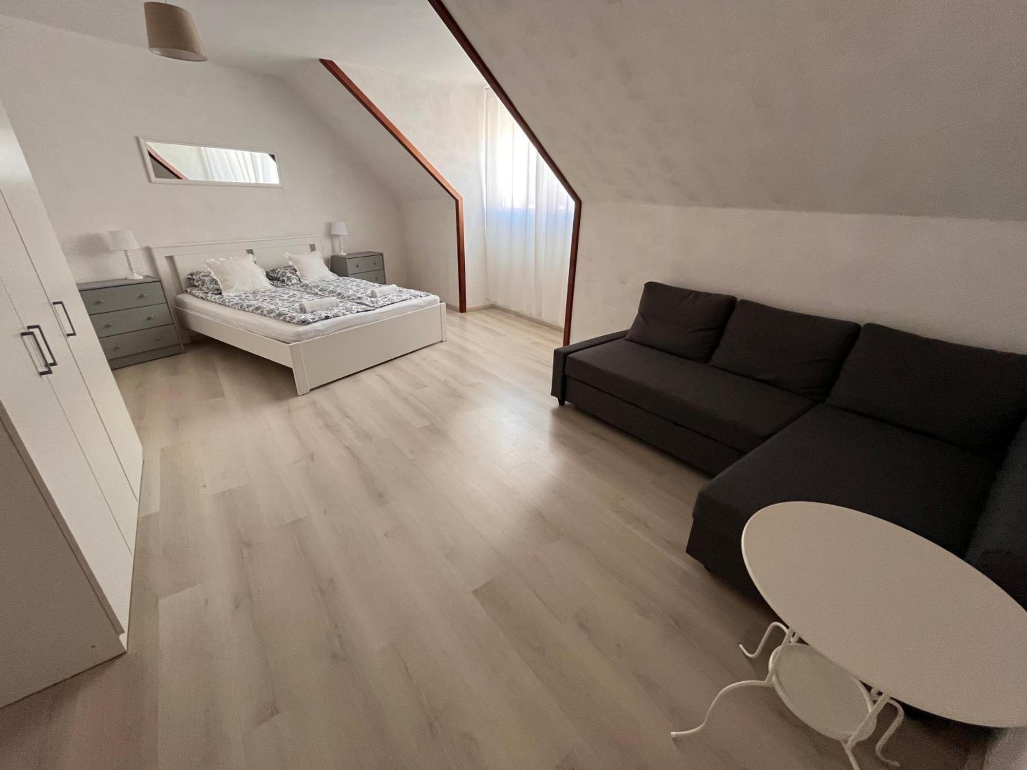 Pacsirta Apartman Grand Eger Exterior photo