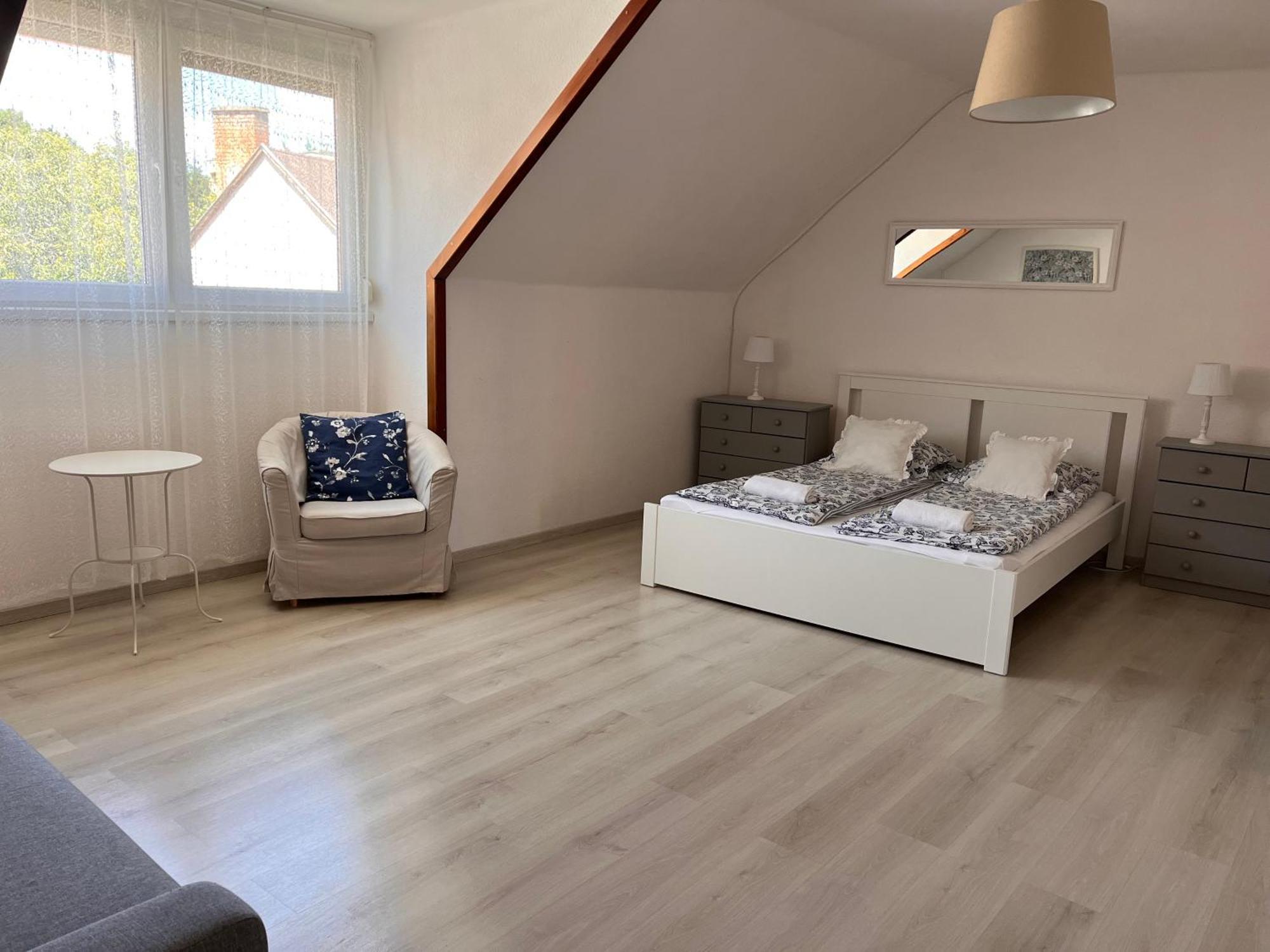 Pacsirta Apartman Grand Eger Exterior photo