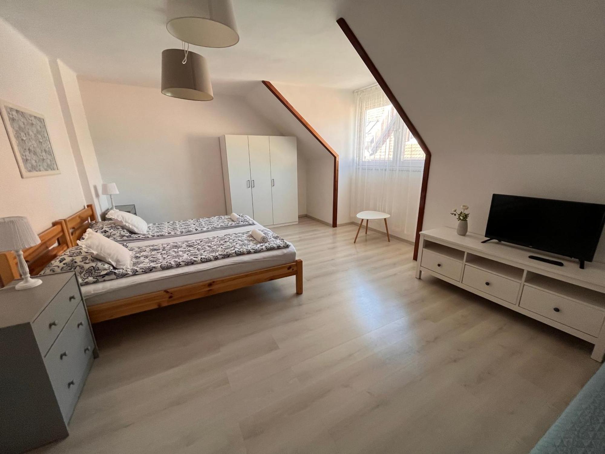 Pacsirta Apartman Grand Eger Exterior photo