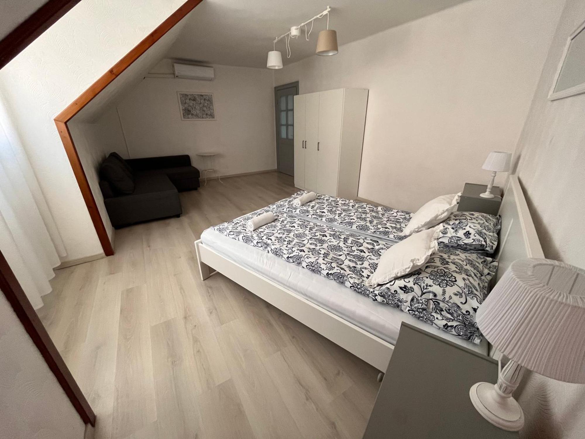 Pacsirta Apartman Grand Eger Exterior photo
